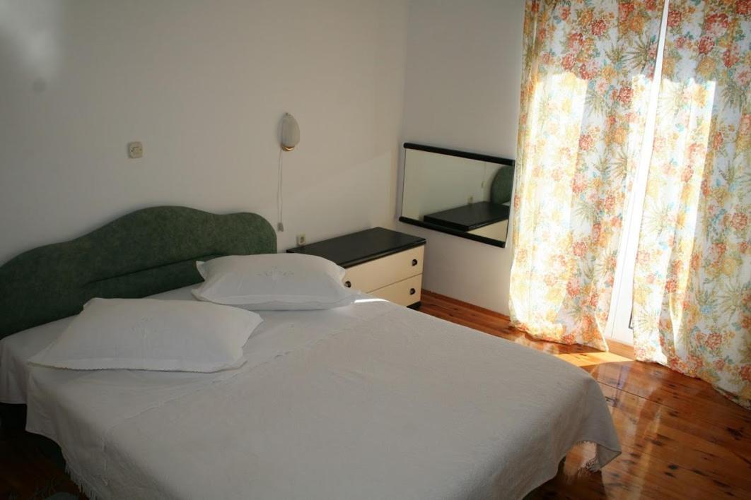 Apartmani Mladina Jelsa  Exterior foto